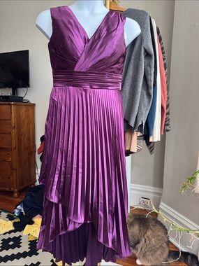 Purple Pleated V-Neck Women’s Dress sz 12